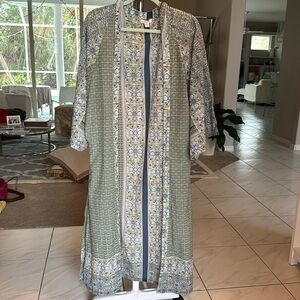 Super pretty Chelsea & Violet kimono